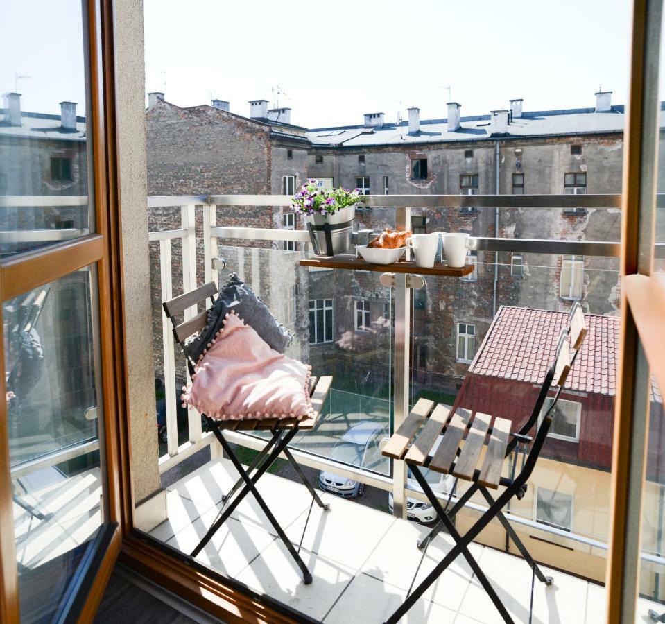 Vinyl Apartment Old Town Краків Екстер'єр фото